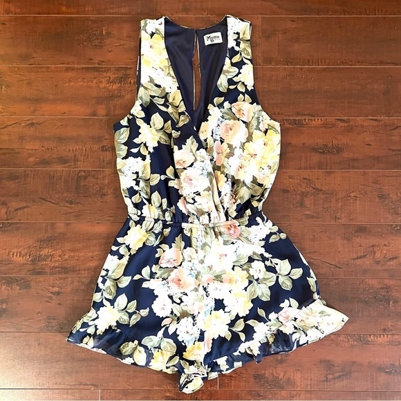 SHOW ME YOUR MUMU Floral Riri Romper Navy Cream Size Medium Surplice Neckine - Picture 3 of 13